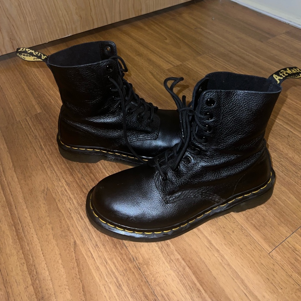 DR. Martens boots